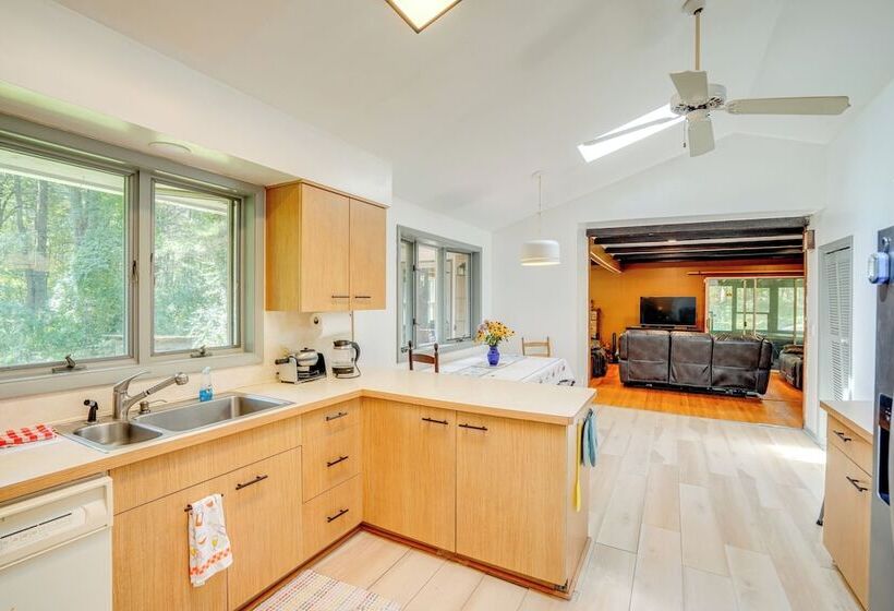 Berkshire Hideaway W/ Fire Pit & Playground!