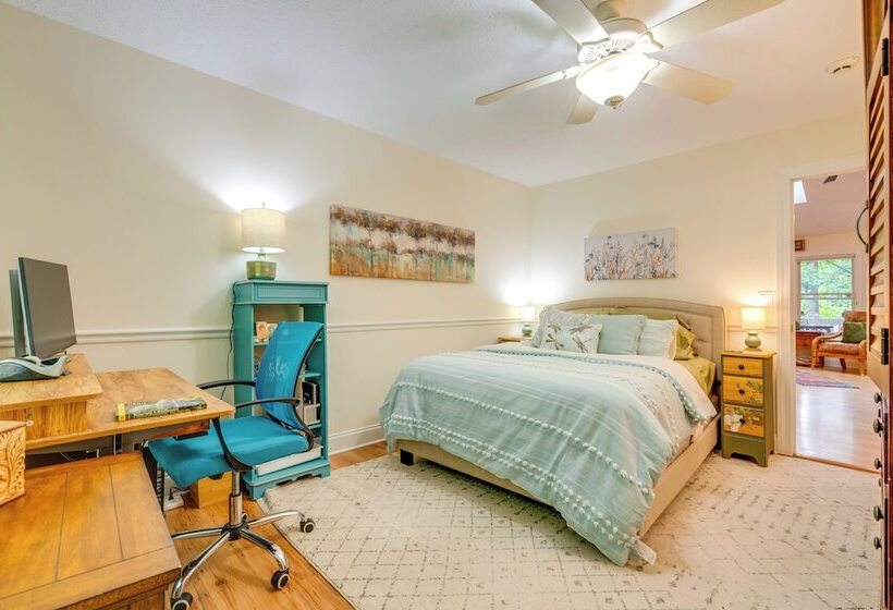 Blue Ridge Mtn Retreat: Porches & Creek Access