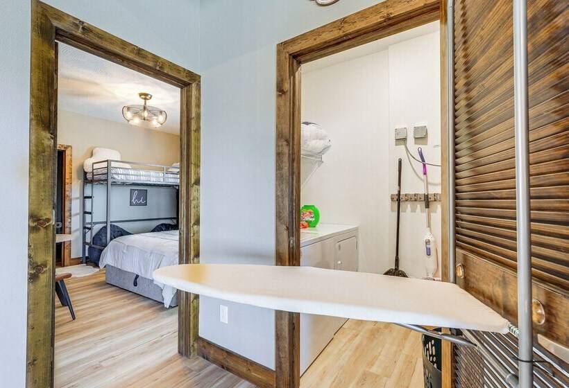 Branson Log Cabin Near Silver Dollar City & Lake!