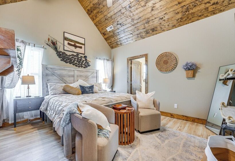 Branson Log Cabin Near Silver Dollar City & Lake!