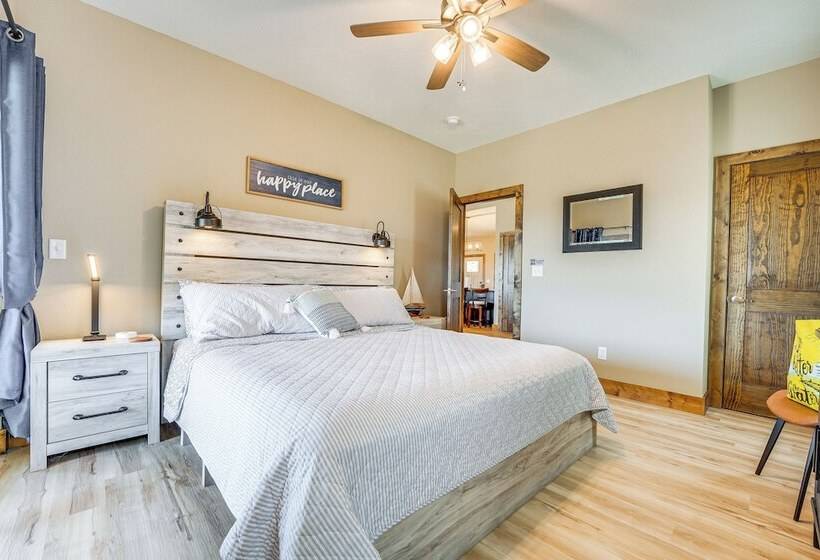 Branson Log Cabin Near Silver Dollar City & Lake!