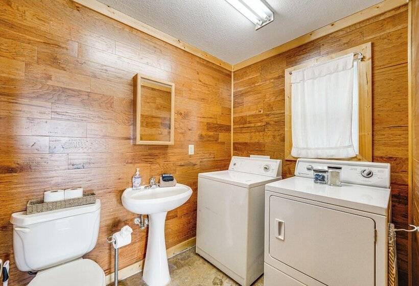 Broken Bow Escape W/ Mountain Views & Pool Access!