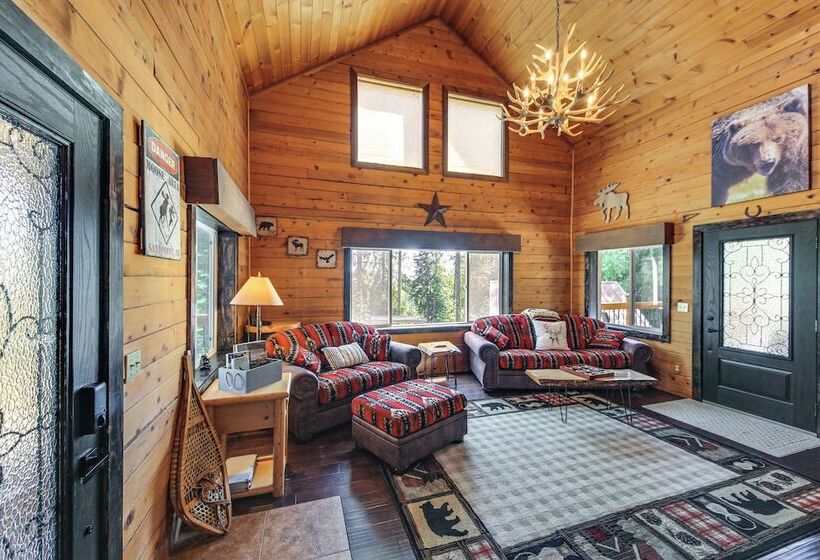 Cabin Near Lake Pend Oreille & Dtwn Sandpoint