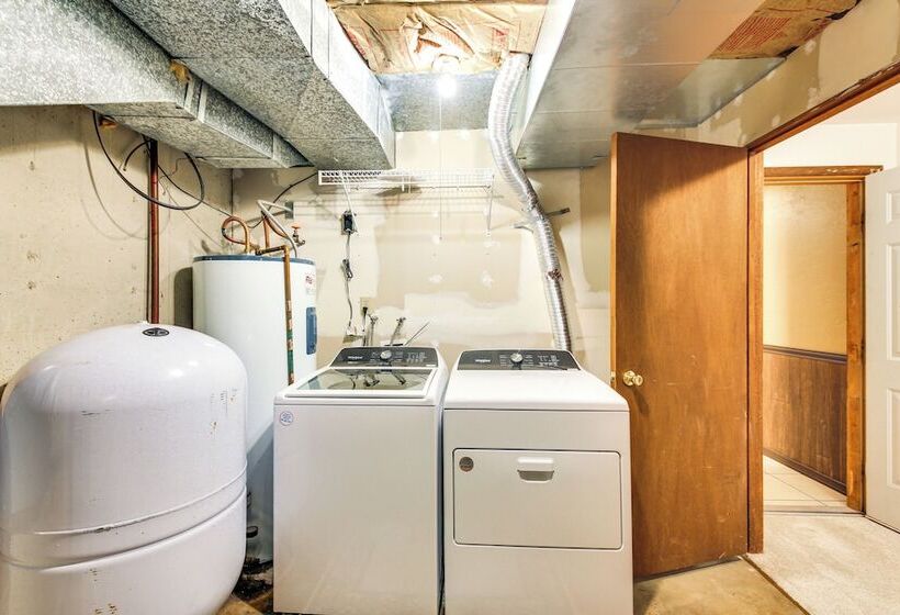 Cabin Near Lake Pend Oreille & Dtwn Sandpoint