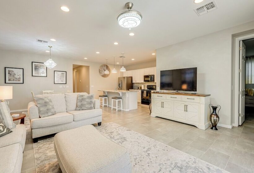 Central Casa Grande Home In Quiet Neighborhood