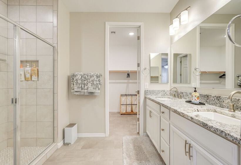 Central Casa Grande Home In Quiet Neighborhood