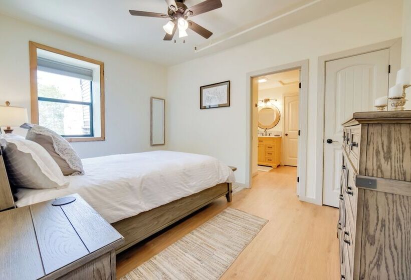 Central Virginia City Home W/ Deck!