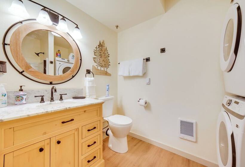 Central Virginia City Home W/ Deck!