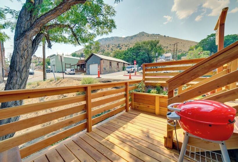 Central Virginia City Home W/ Deck!
