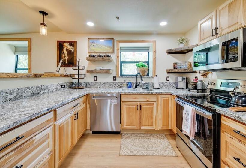 Central Virginia City Home W/ Deck!