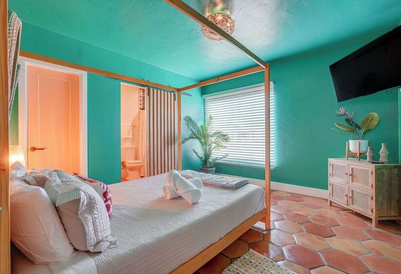 Chandler Home 7 Blocks To Dtwn W/ Backyard Oasis!