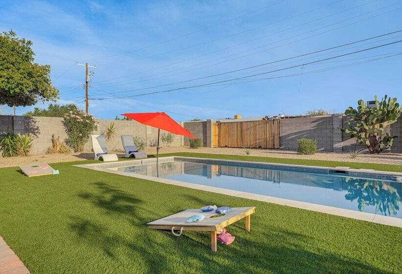 Chandler Home 7 Blocks To Dtwn W/ Backyard Oasis!