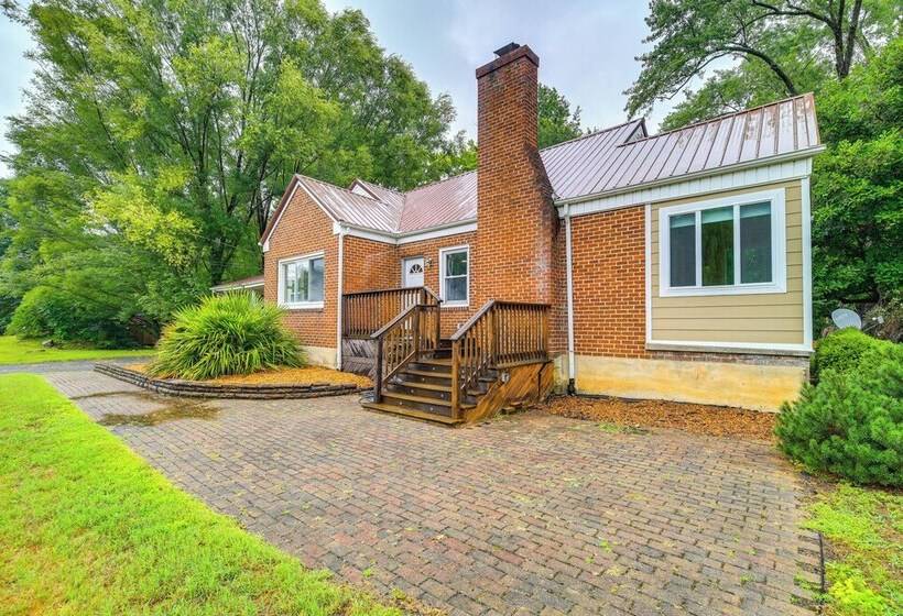 Charming Damascus Retreat W/ Deck & Creek Views!