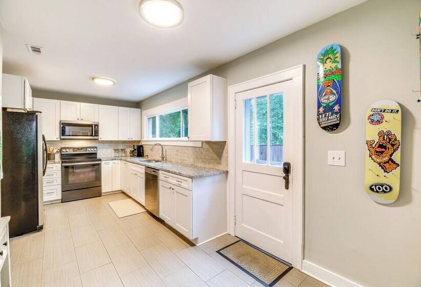 Charming Damascus Retreat W/ Deck & Creek Views!