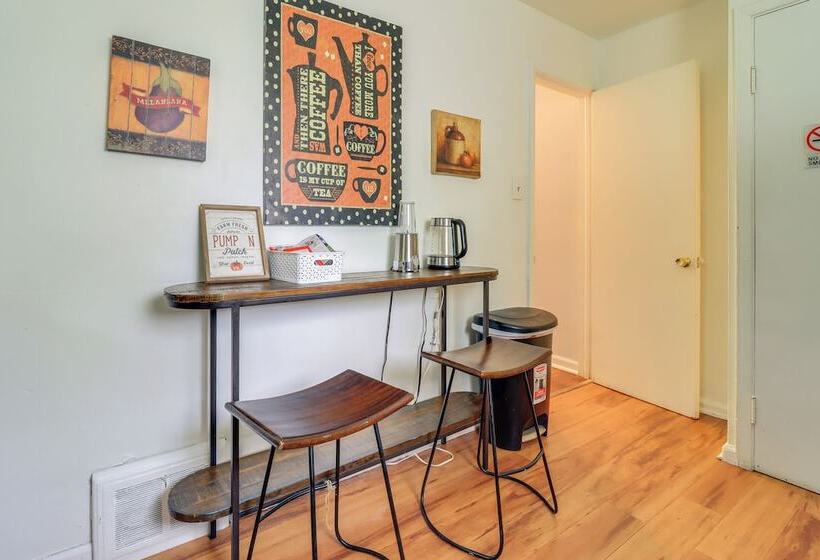 Charming & Pet Friendly Home In Detroit W/ Yard!