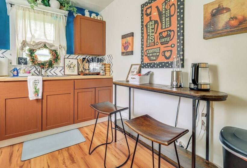 Charming & Pet Friendly Home In Detroit W/ Yard!