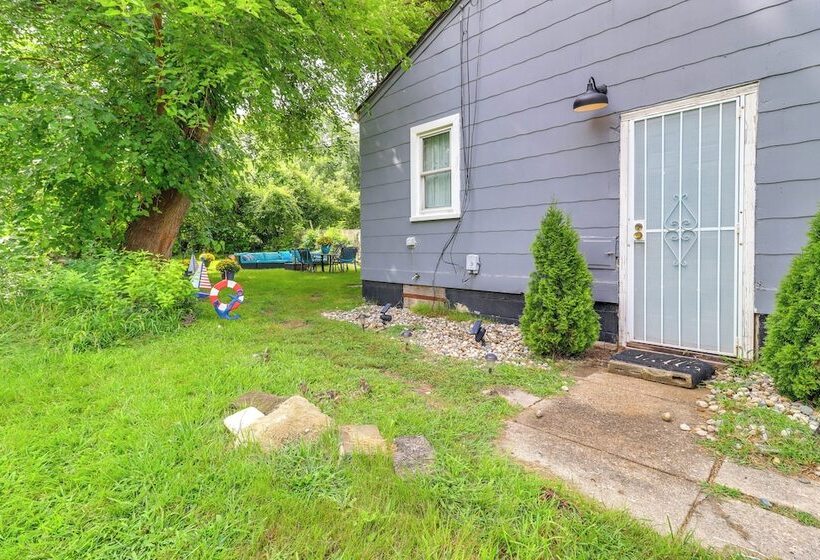 Charming & Pet Friendly Home In Detroit W/ Yard!