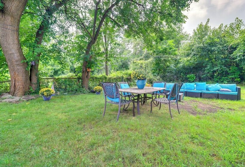 Charming & Pet Friendly Home In Detroit W/ Yard!