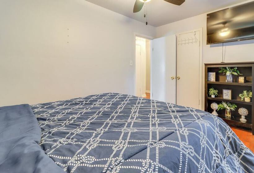 Charming & Pet Friendly Home In Detroit W/ Yard!