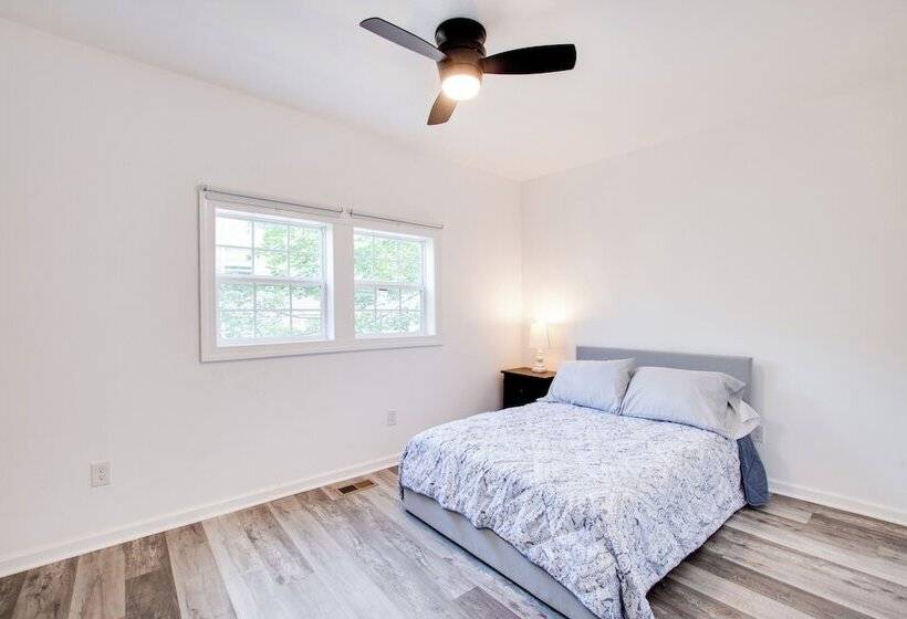 Charming Pittsburgh Home Walk To Riverfront!