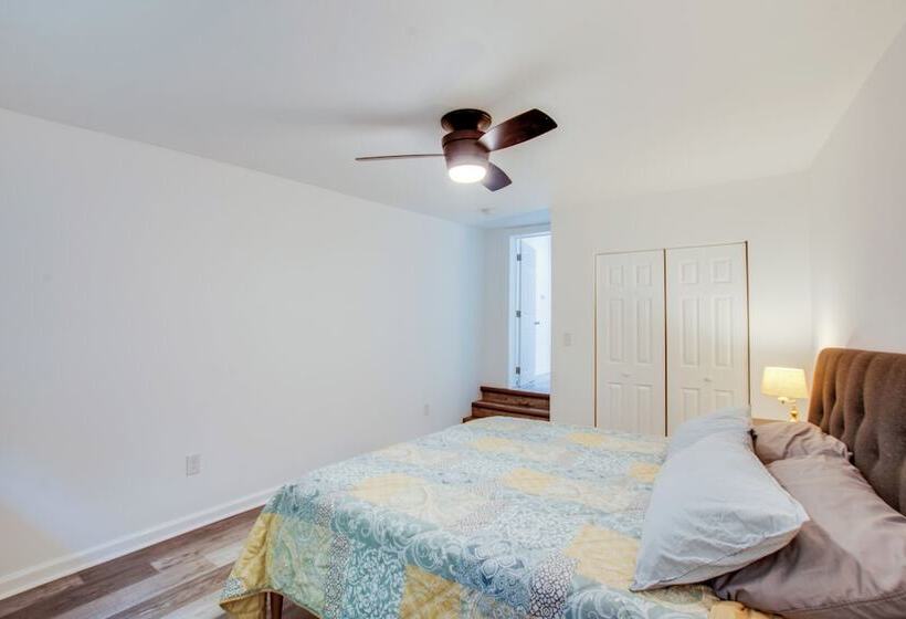 Charming Pittsburgh Home Walk To Riverfront!