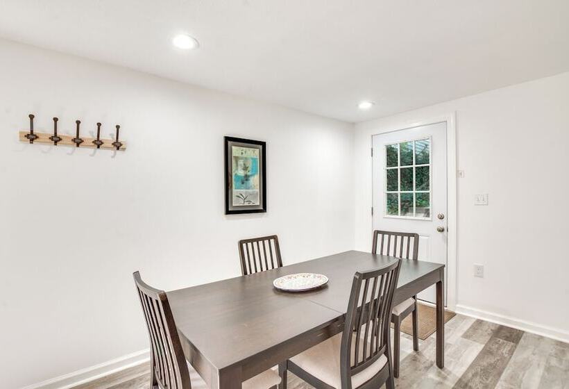 Charming Pittsburgh Home Walk To Riverfront!