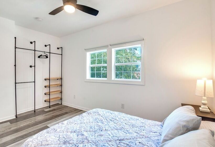 Charming Pittsburgh Home Walk To Riverfront!