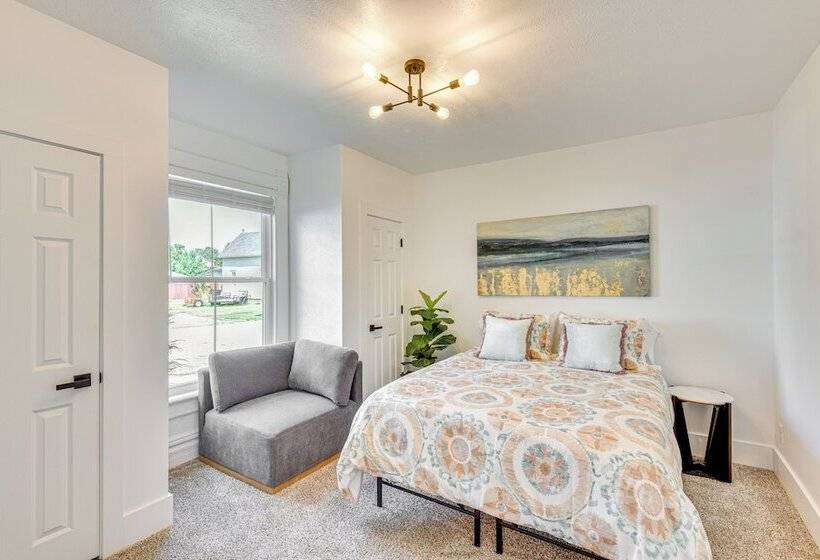 Charming South Bend Home Near Notre Dame!