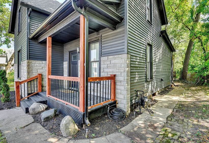 Charming South Bend Home Near Notre Dame!