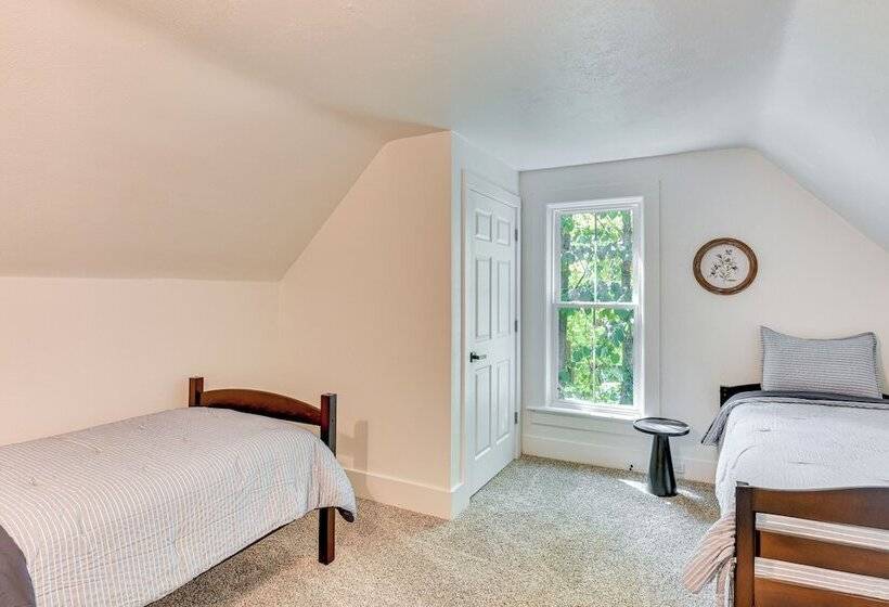 Charming South Bend Home Near Notre Dame!