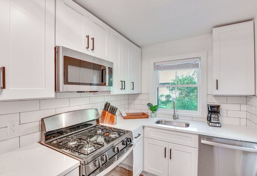 Charming South Bend Home Near Notre Dame!