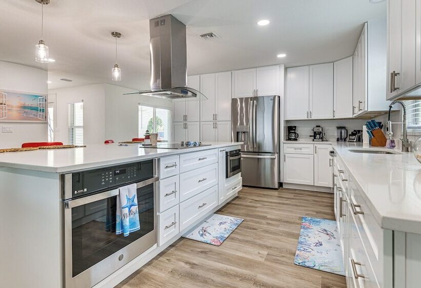 Cocoa Beach Home W/ Private Pool ~ 1/2 Mi To Beach