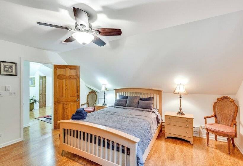 Coloma Retreat W/ Fire Pit, Walk To Beaches!