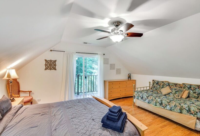 Coloma Retreat W/ Fire Pit, Walk To Beaches!