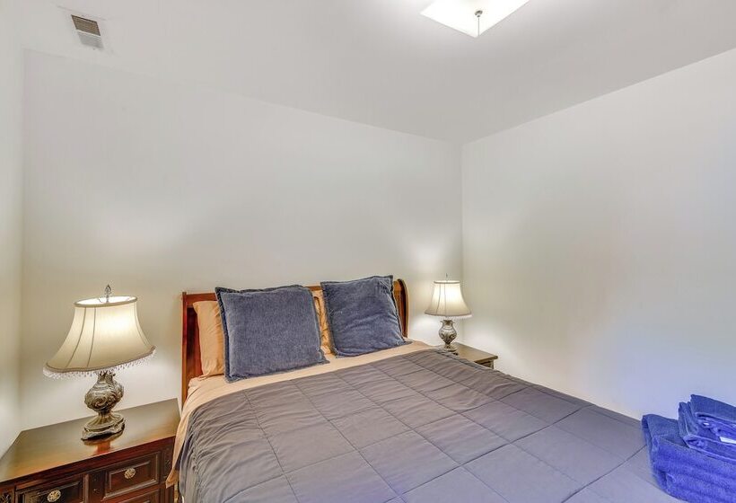 Coloma Retreat W/ Fire Pit, Walk To Beaches!