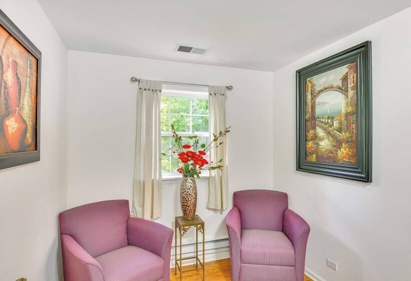 Coloma Retreat W/ Fire Pit, Walk To Beaches!