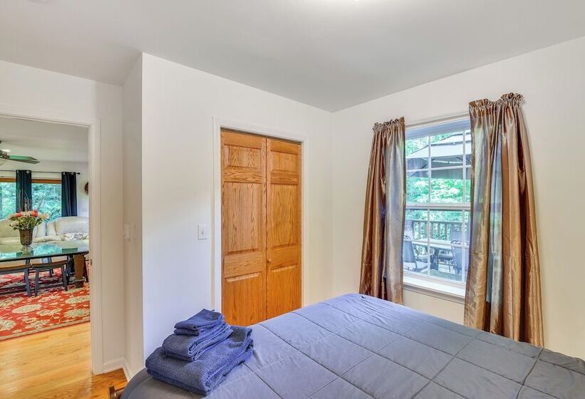 Coloma Retreat W/ Fire Pit, Walk To Beaches!