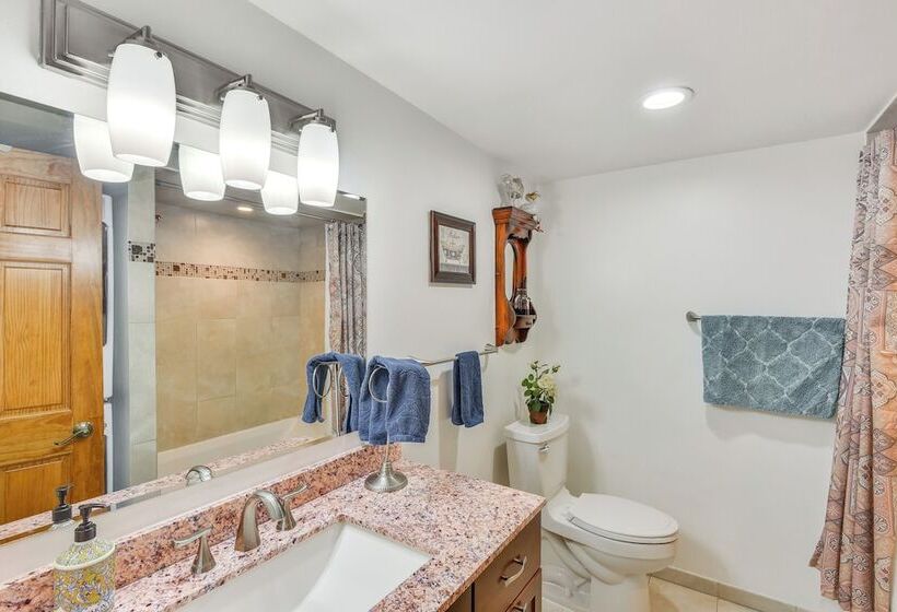 Coloma Retreat W/ Fire Pit, Walk To Beaches!