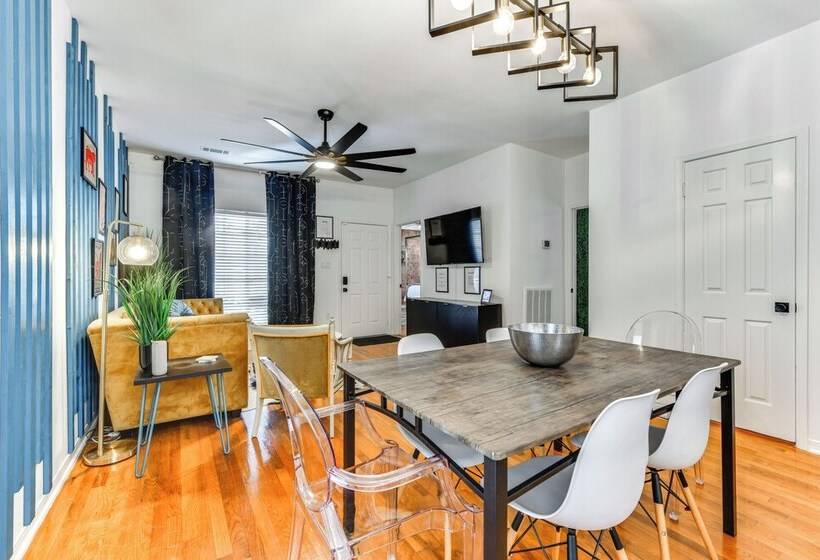 Colorful Baton Rouge Home: Deck, Grill & Fire Pit