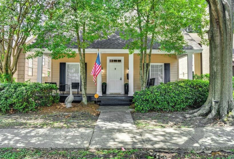 Colorful Baton Rouge Home: Deck, Grill & Fire Pit