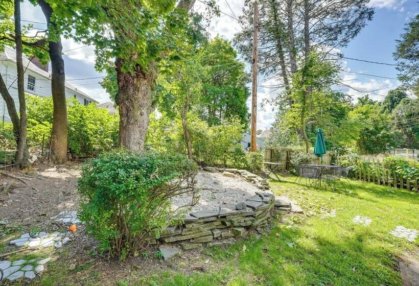 Colorful Home ~ 1 Mi To Hudson River!