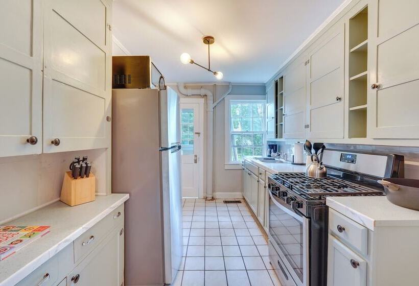 Colorful Home ~ 1 Mi To Hudson River!