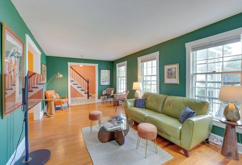 Colorful Home ~ 1 Mi To Hudson River!