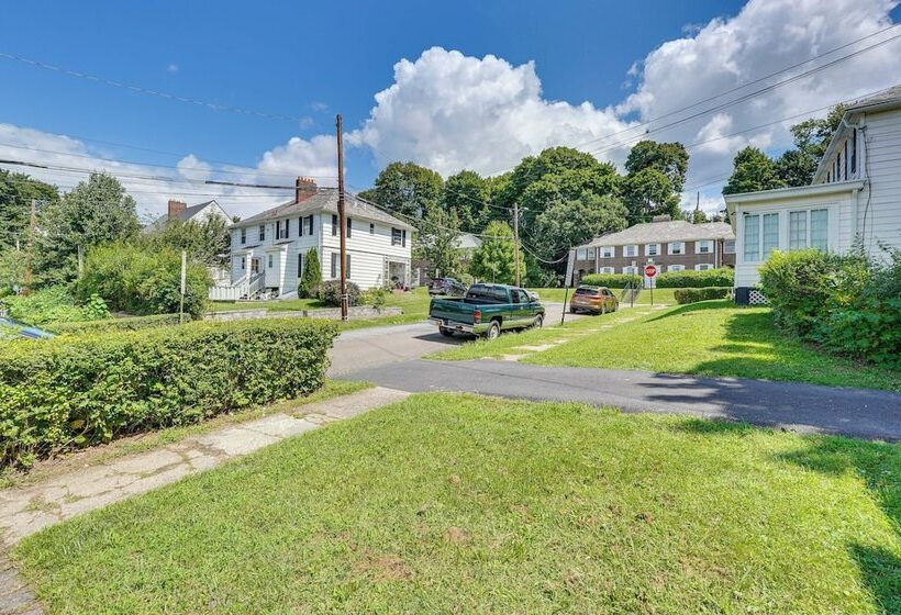 Colorful Home ~ 1 Mi To Hudson River!