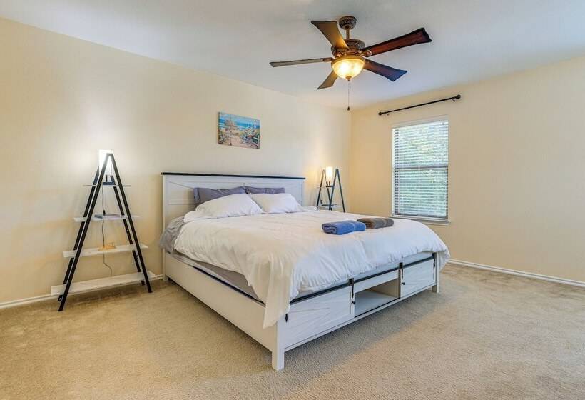 Colorful Kyle Home W/ Pool Access: Pets Welcome!