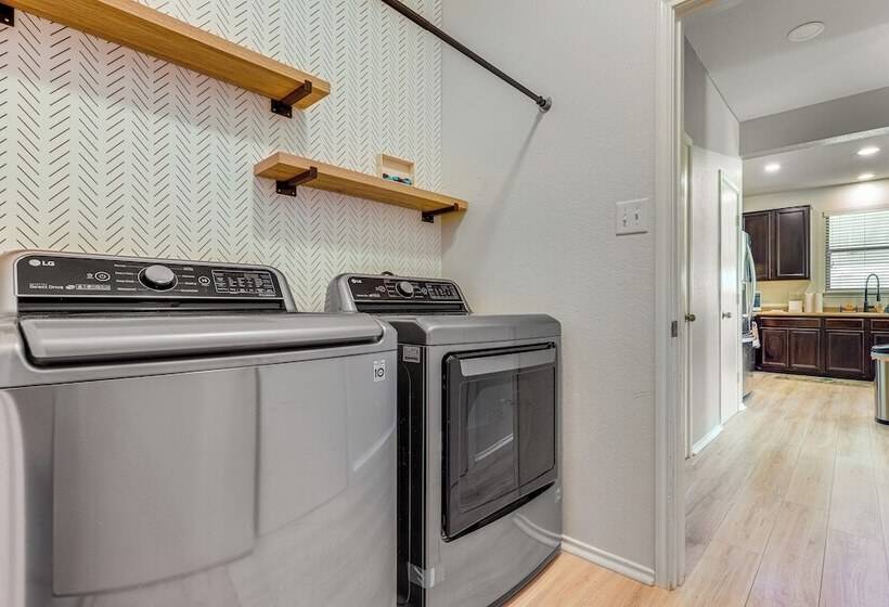 Colorful Kyle Home W/ Pool Access: Pets Welcome!