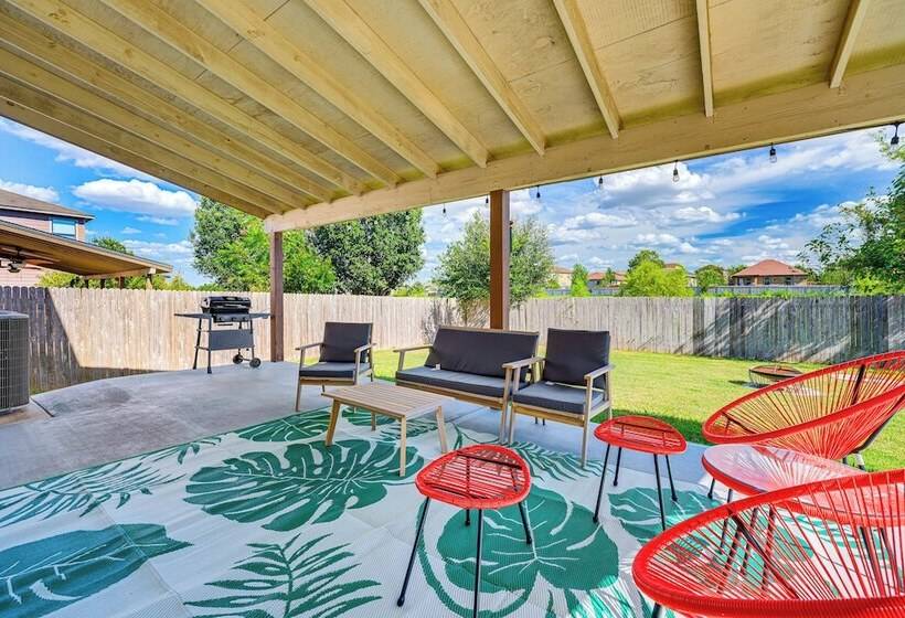 Colorful Kyle Home W/ Pool Access: Pets Welcome!