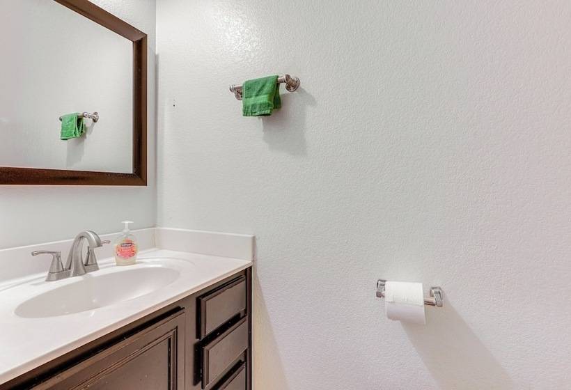 Colorful Kyle Home W/ Pool Access: Pets Welcome!