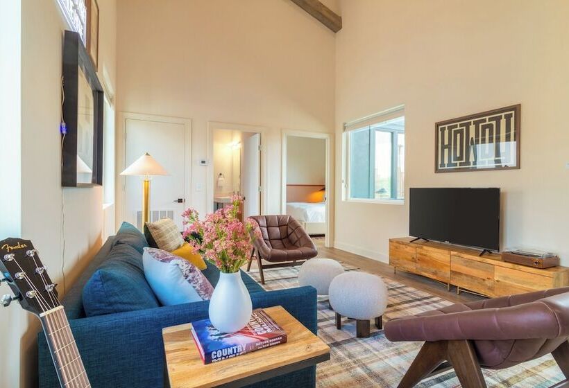 Conway Buyout   2 Units By Avantstay Dt Nash!