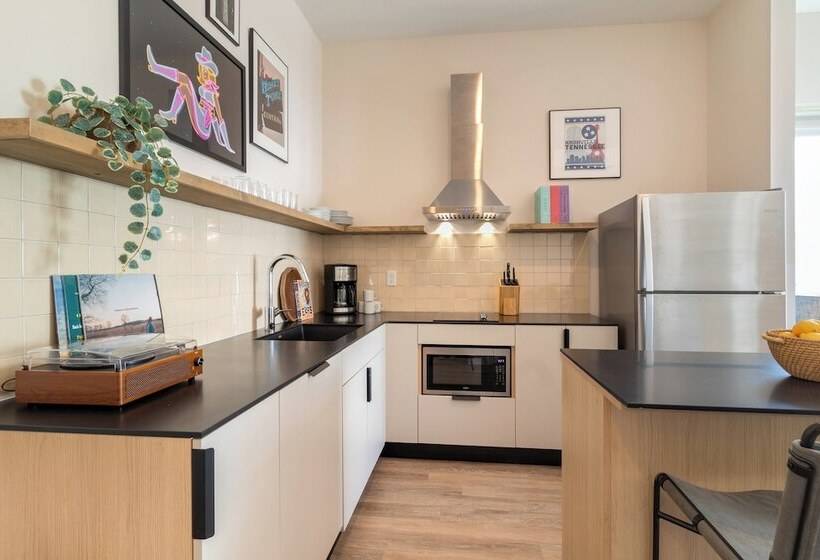 Conway Buyout   2 Units By Avantstay Dt Nash!